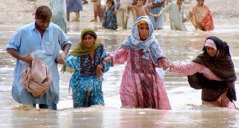 People escaping from the flood